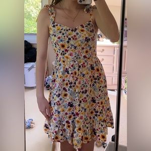 Old Navy Floral Dress w/ Ribbon Straps Size XS